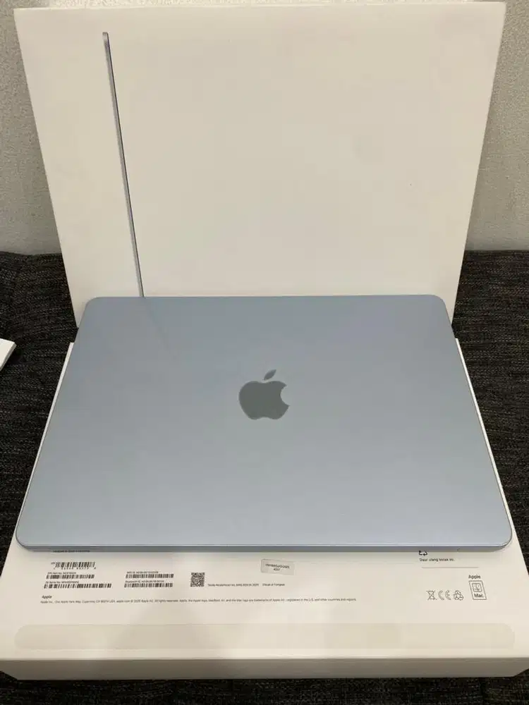 MacBook Air M4 13-inch , Sky Blue , 16/256GB IBox