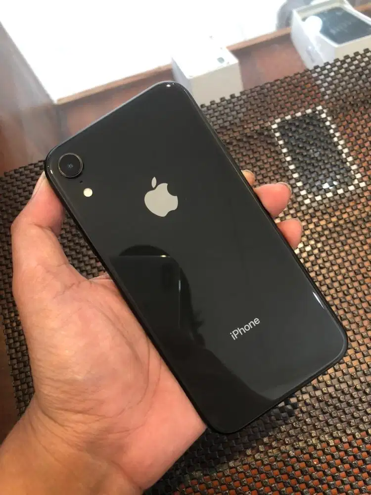 iphone xr 64 Gb hitam register/sinyal permanen