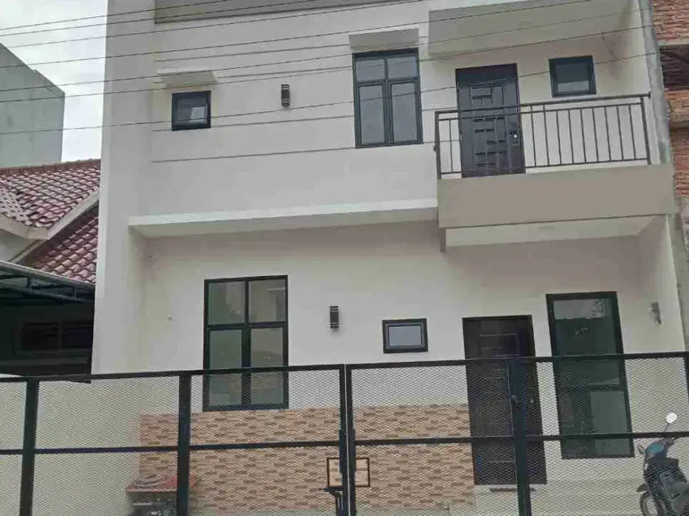 Rumah Baru 2 Lantai Siap Huni Mertland Puri