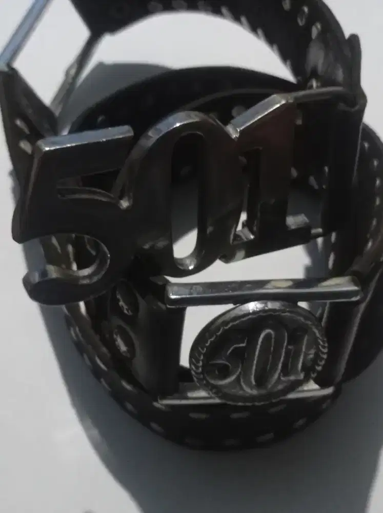 Ikat Pinggang Merek : Levi's 501