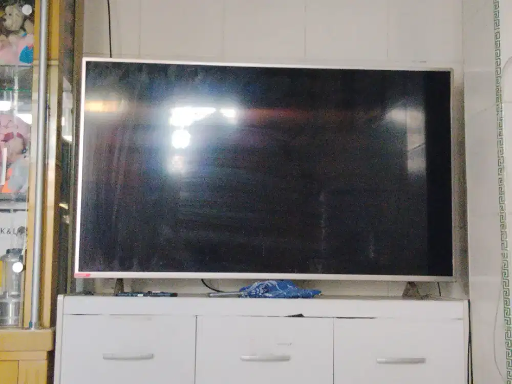 Smart TV 50 inch Changhong Ada Suara Tidak ada Gambar bukan Pecah Lcd
