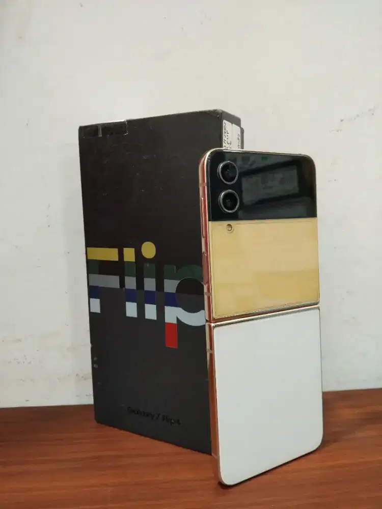 JUAL HP SAMSUNB Z FLIP 4 8/256