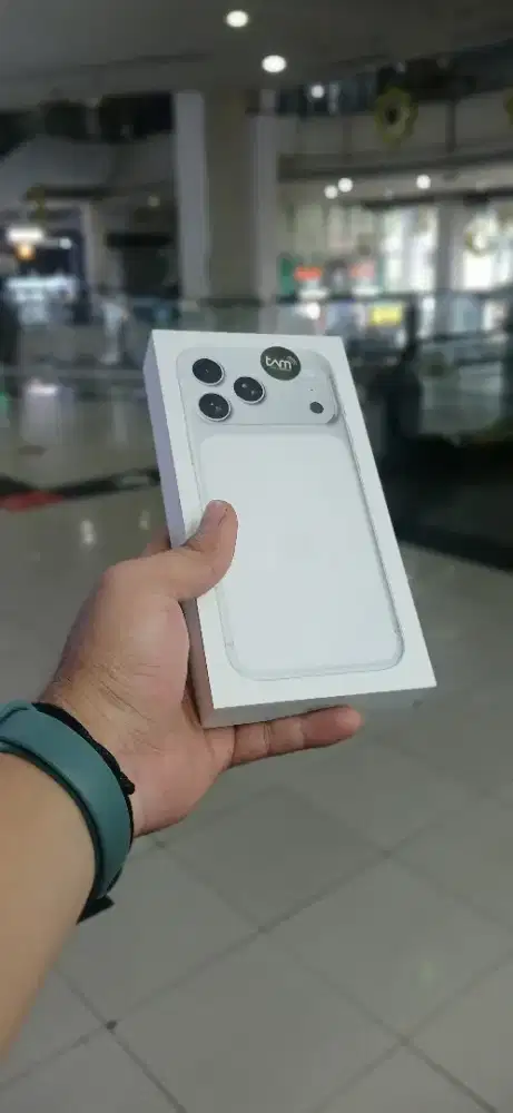 Di jual..iphone 17 pro max 1TB (silver)  new segel garansi ibox