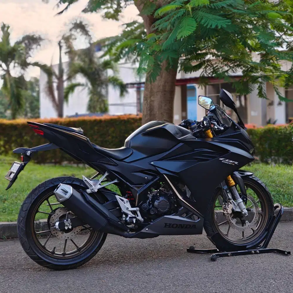 KM 6K AJA! HONDA NEW CBR 150R NON ABS 2023 HITAM SILVER PAJAK ON MULUS