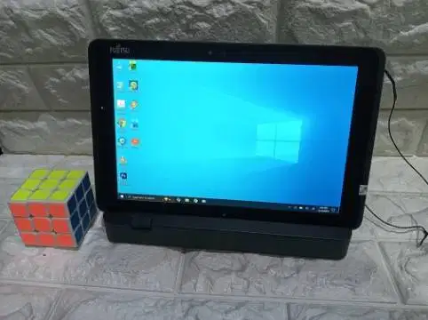 LAPTOP Fujitsu ARROWS Tablet Q509/VA Celeron N40000 4GB/128GB *RRT