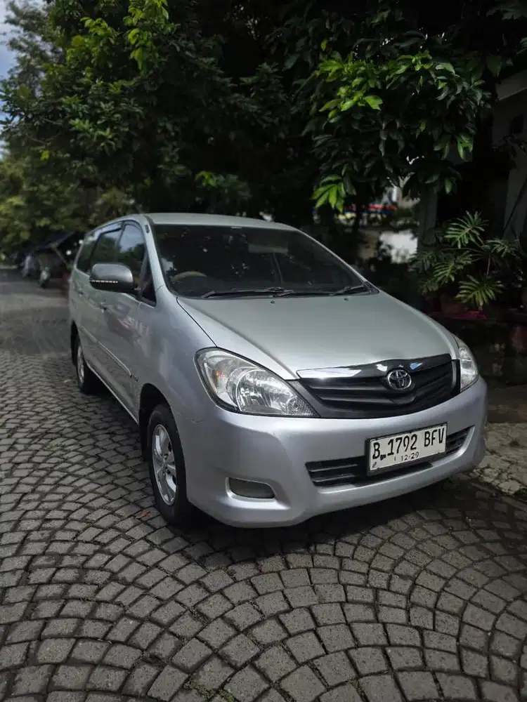 toyota innova G matic 2009