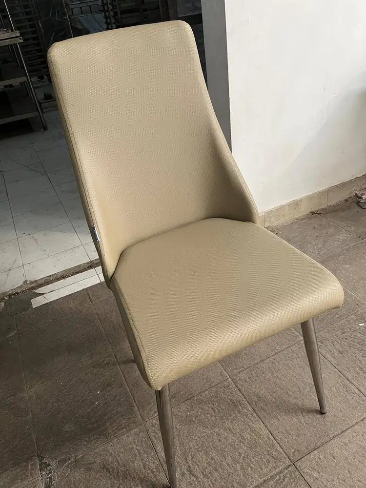 Cuci Gudang! Kursi Cafe Besi Stainless - Kondisi 95% Mulus - Harga Mir