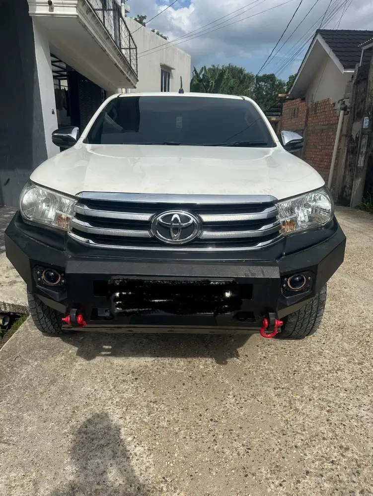 Dijual Hilux D cab 2,4 G MT 2019