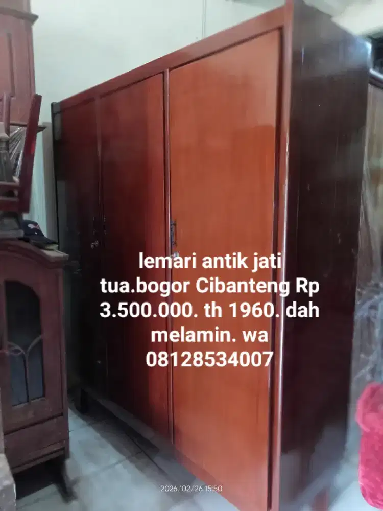 Lemari antik jati tua berat dah melamin di Bogor th 60
