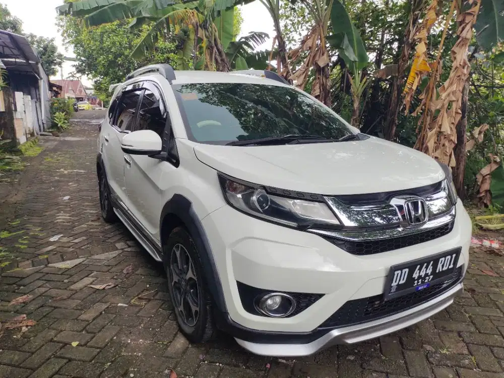 Mobil Honda BRV prestige E-CVT tahun 2016