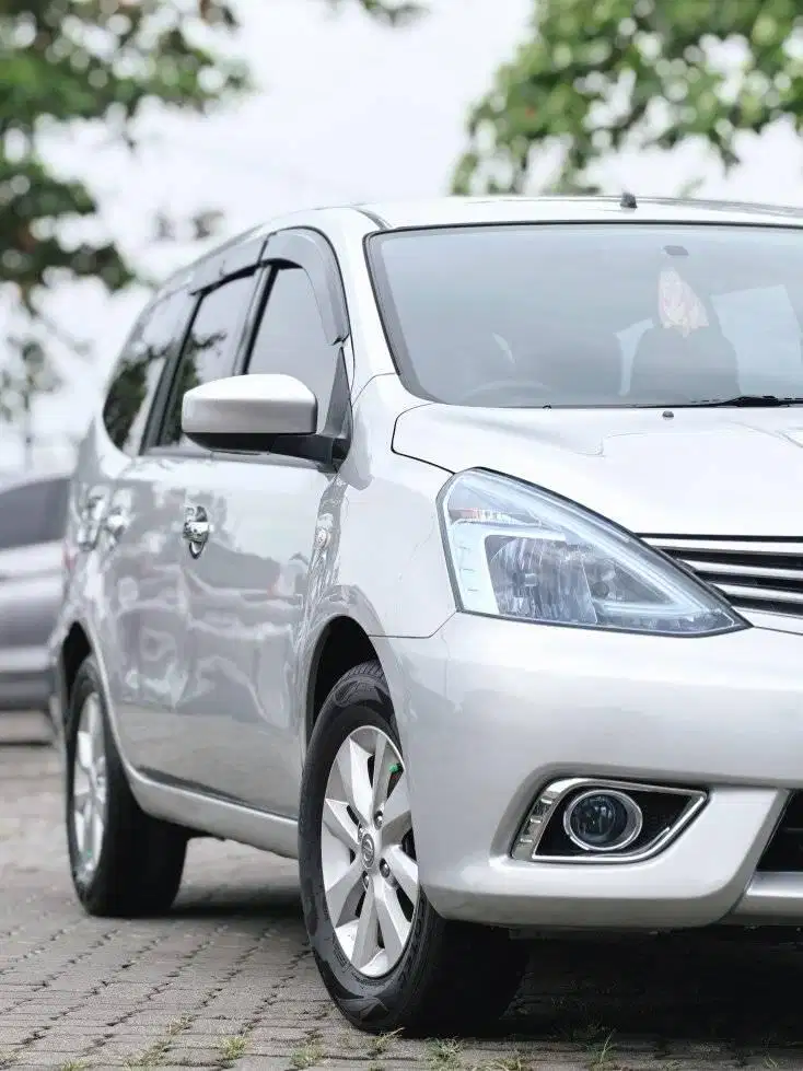 Grand Livina SV 2014 Automatic Plat G Istimewa