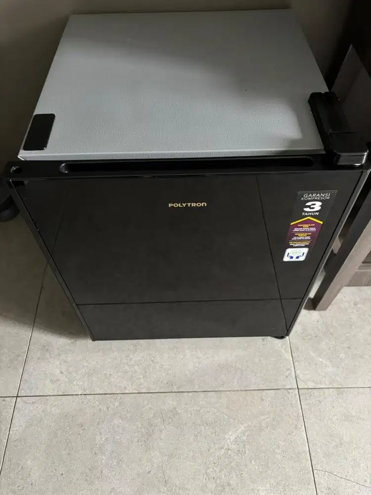 Kulkas Mini Polytronn