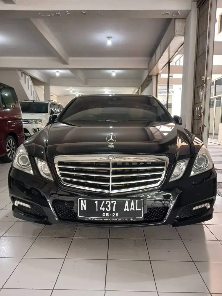 Mercedez Benz E300 Avantgarde 3.0 AT Matic Triptonic Mercy Low KM