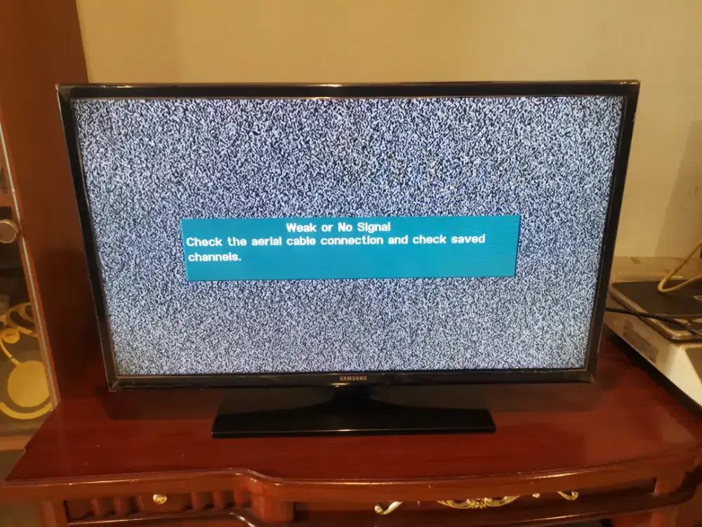 TV LED 32 Samsung kondisi bagus