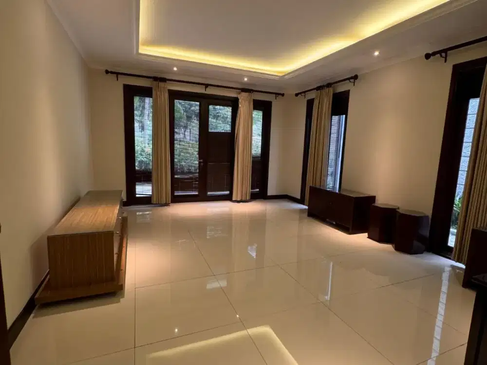 Hook Rumah Graha Family di Kawasan Elit With Perabot