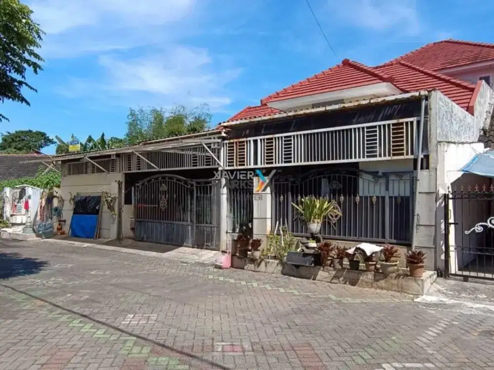 Dijual Rumah Klasik 2Lt Kondisi Terawat dan Bagus Semi Furnish Siap Huni Lingkungan Tenang Akses Mudah Dekat Jl S Riadi di Janti Sukun Malang Kota