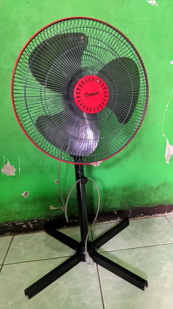 Kipas Angin Cosmos 16 in Normal.