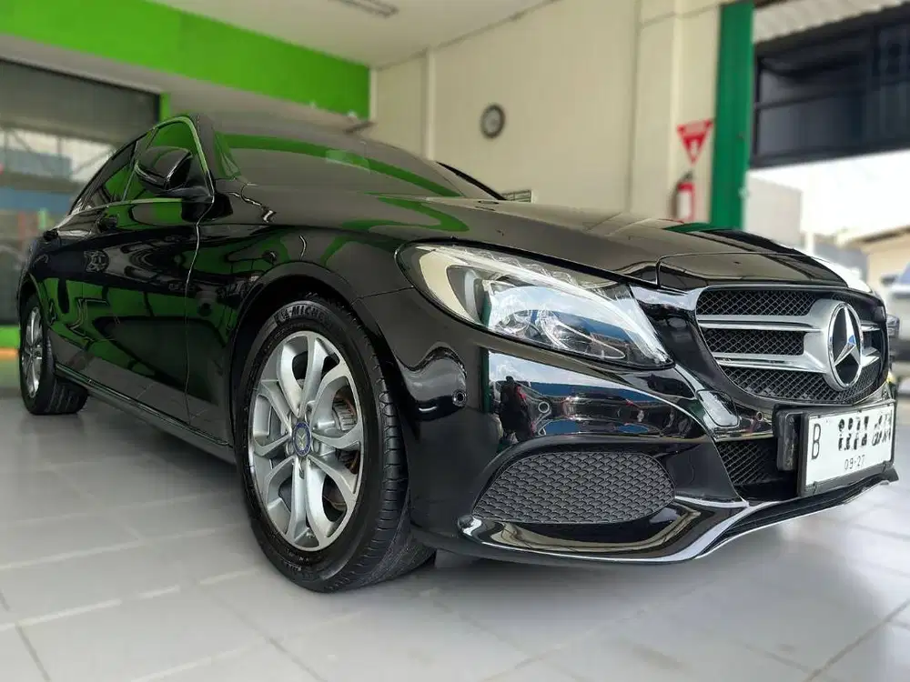 Low KM, Mint Cond - Mercedes Benz C200 W205 Avantgarde 2017