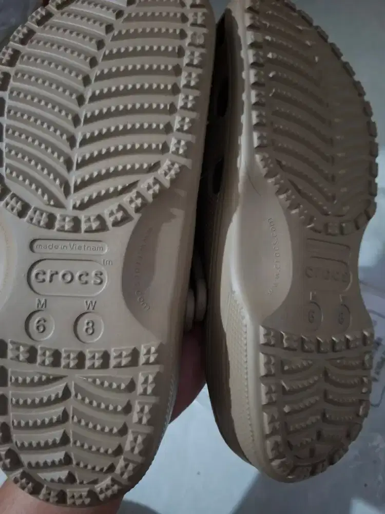 Crocs coklat size 38/39