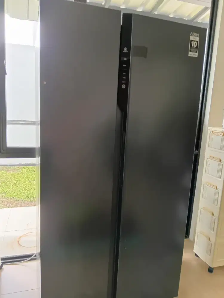 Kulkas Premium 2 Pintu - Aqua