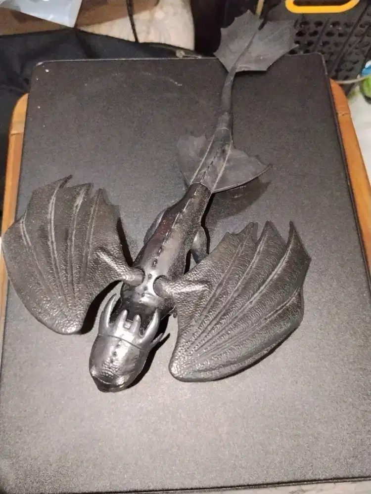 Mainan Toothless dari HTTYD (toys kingdom)