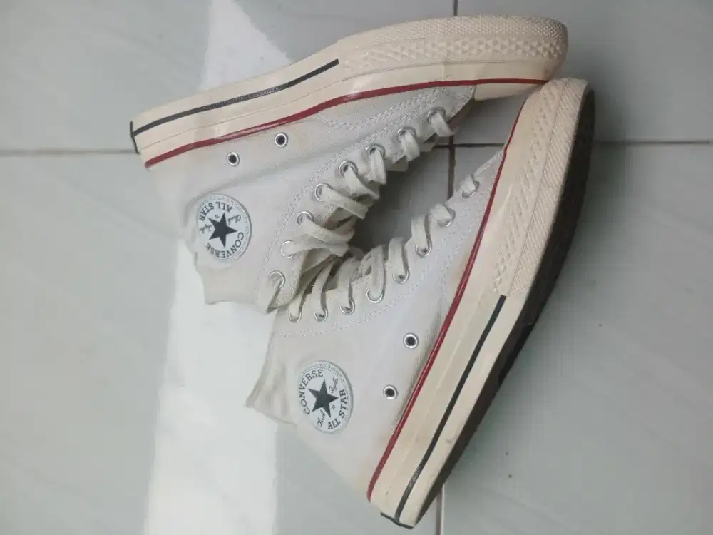 Sepatu Converse original made in vietnam