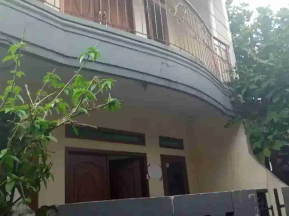 Dijual rumah 2 lantai hanya Rp. 900jt di Jl. Pedati Timur Dlm, Jatinegara