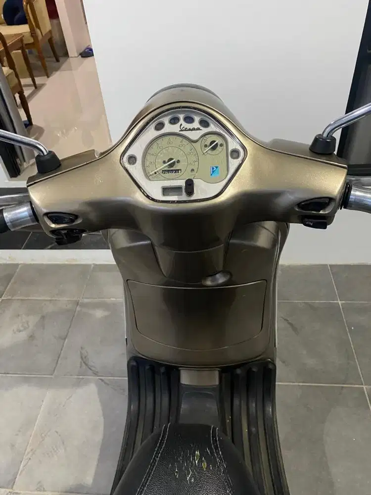Dijual cepat Vespa LX 150 3V 2013