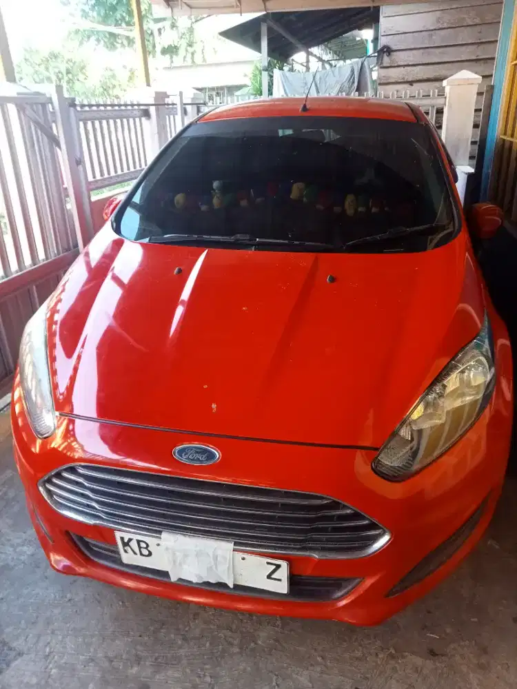 Di jual mobil Ford fiesta