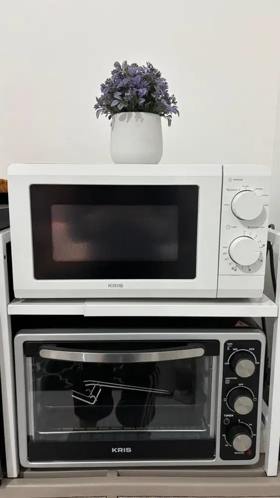 MICROWAVE & OVEN LIKE NEW