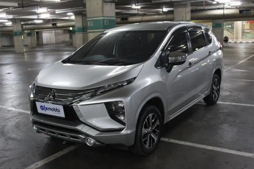 TERMURAH Mitsubishi Xpander 1.5 Ultimate Bensin-AT Silver 2019