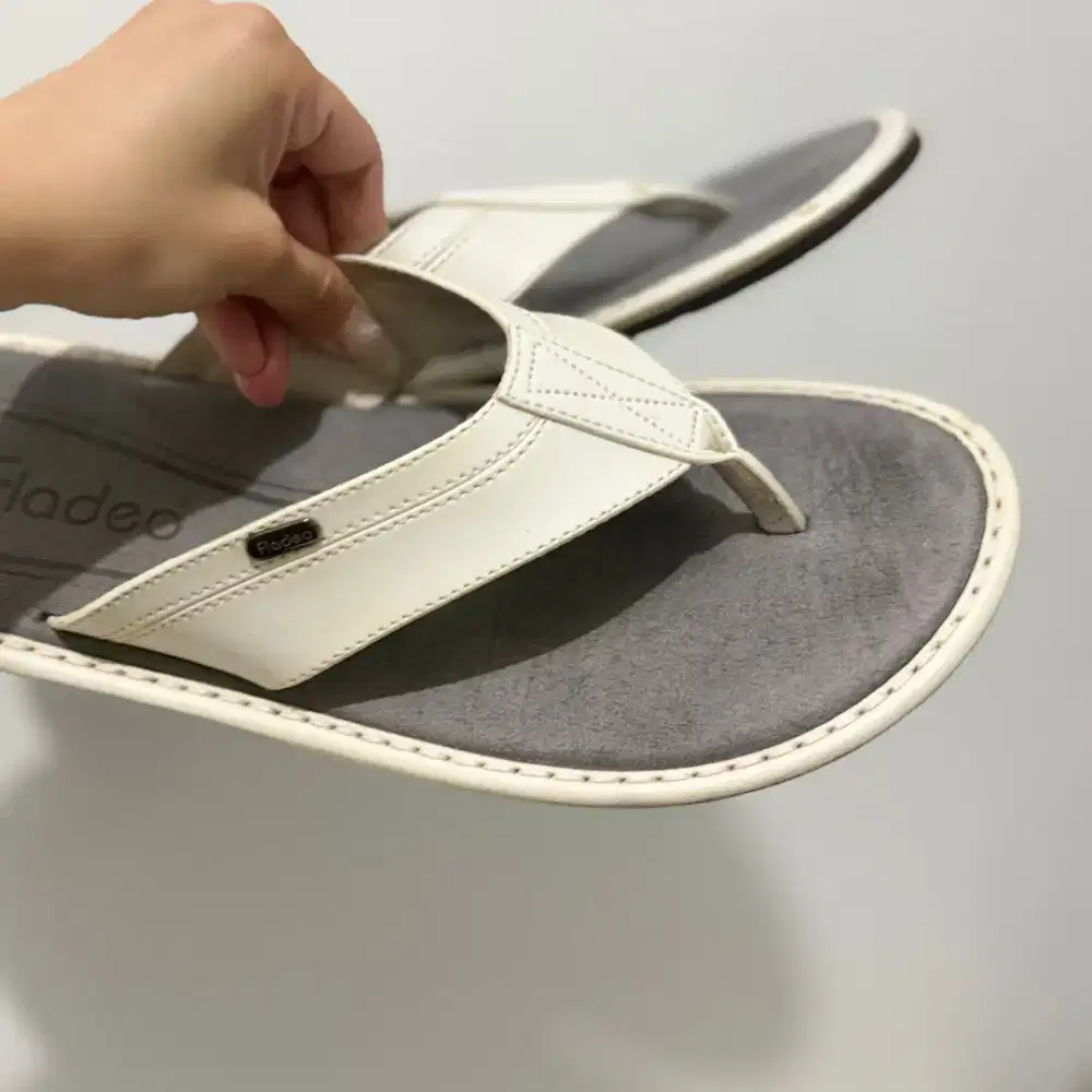 Sandal Fladeo Putih