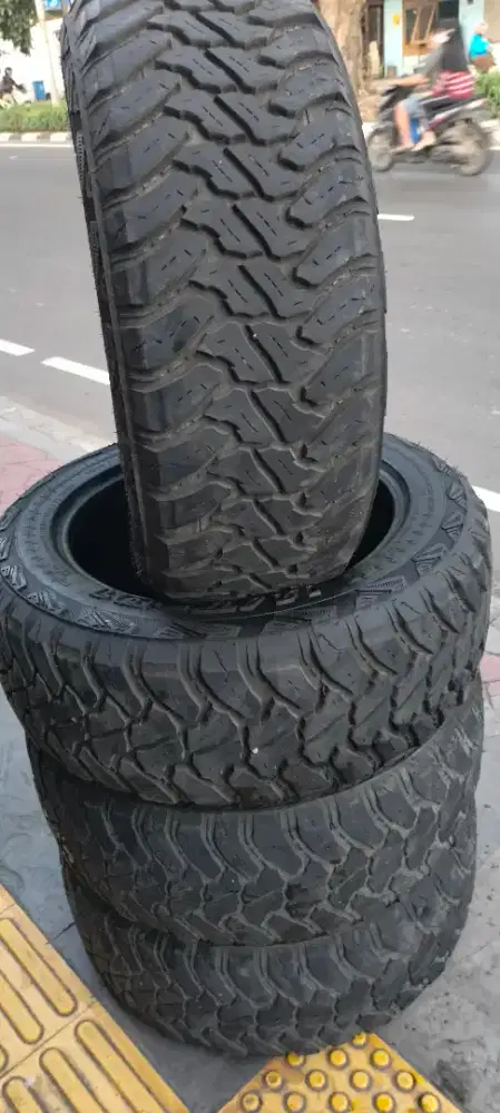 4ban kembang M/T 275/55/R20 Accelara 90% 85% 2022 no tambalan hub Wa
