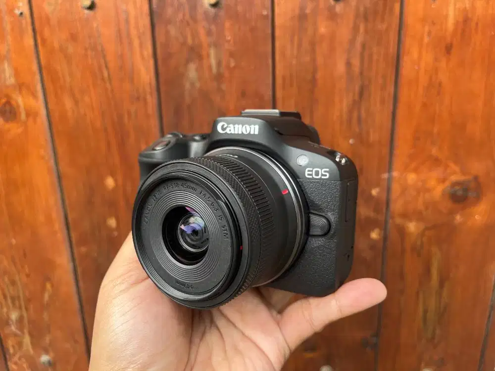 CANON R50 KIT FULLSET LIKENEW SC 1000an GARANSI PANJANG ADA BONUS