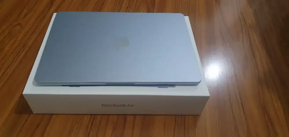 Apple Macbook Air M4 2025 13-inch 256GB RAM 16GB - Sky Blue