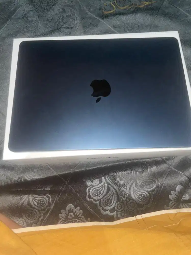 WTS MacBook Air M2 8/256 Midnight – Like New 99%