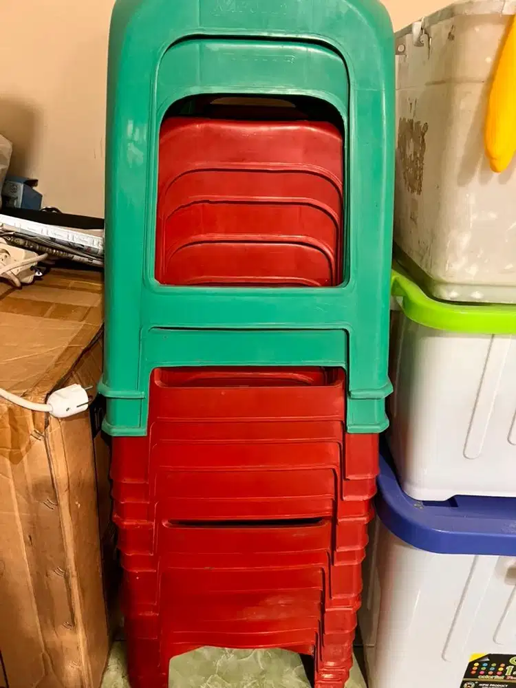 Dijual kursi plastik merk napolli