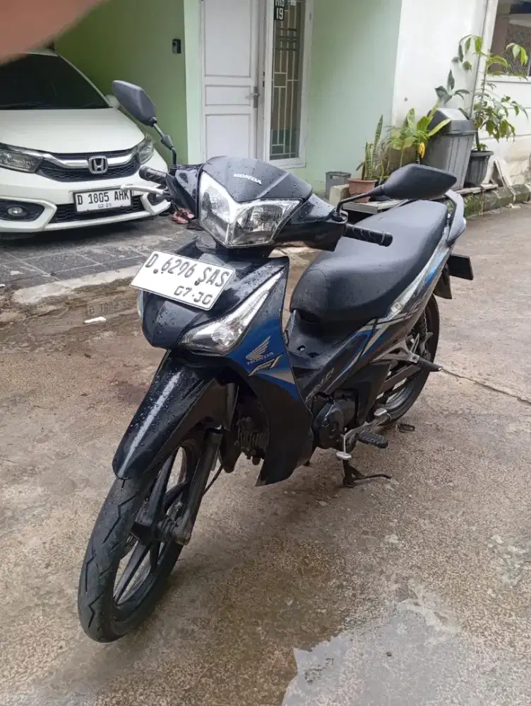 Motor bekas supra helm in,