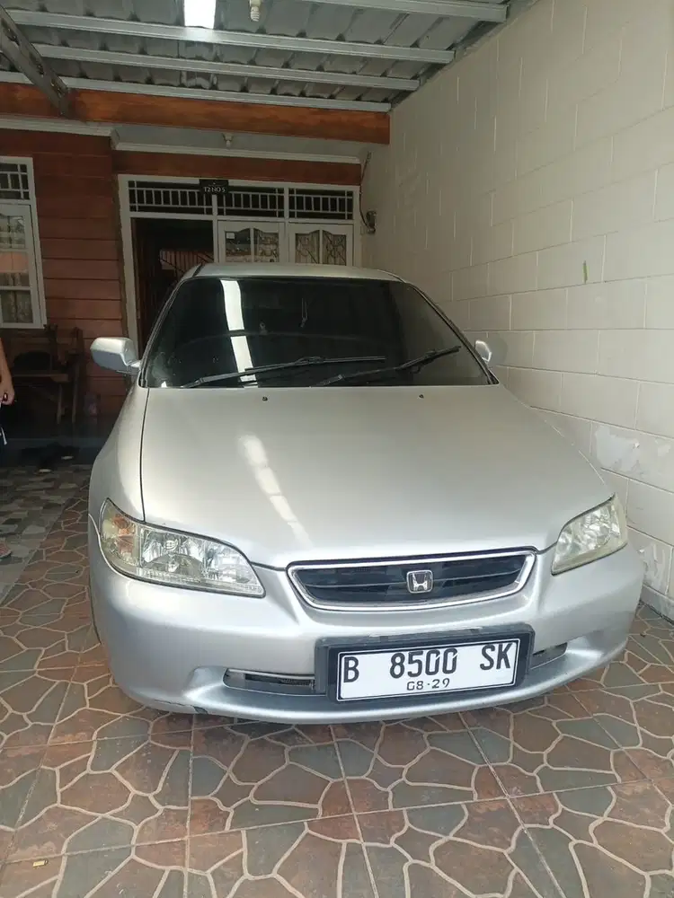 Honda Accord 2000 Bensin