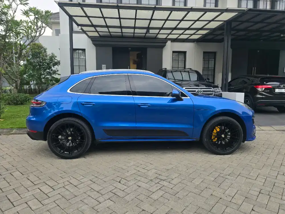 Macan gts full spek