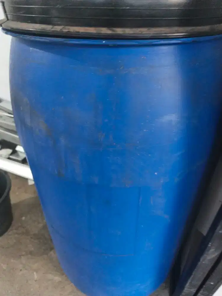 Drum plastik bekas texapone kapasitas 150 liter ada 3 pc