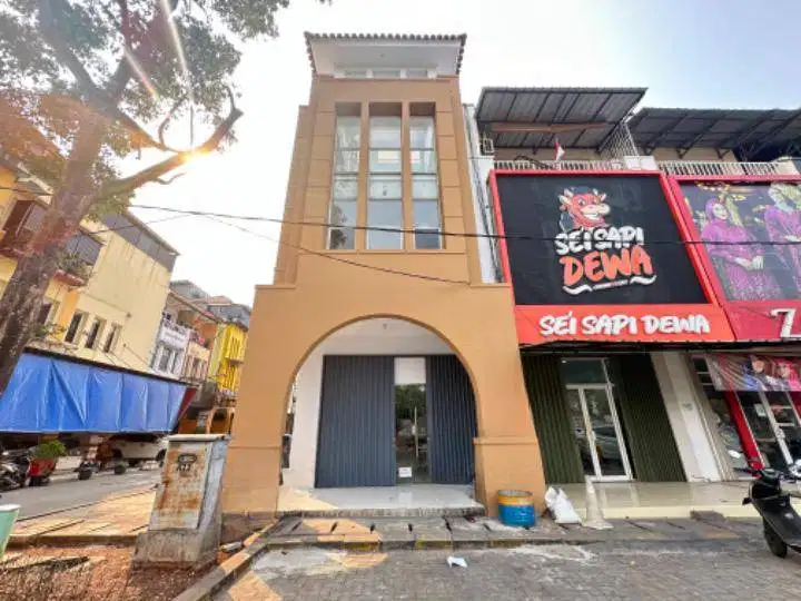 DIJUAL / DISEWA Ruko CBD CILEDUG Hoek Sudut Pinggir Jalan TANGERANG