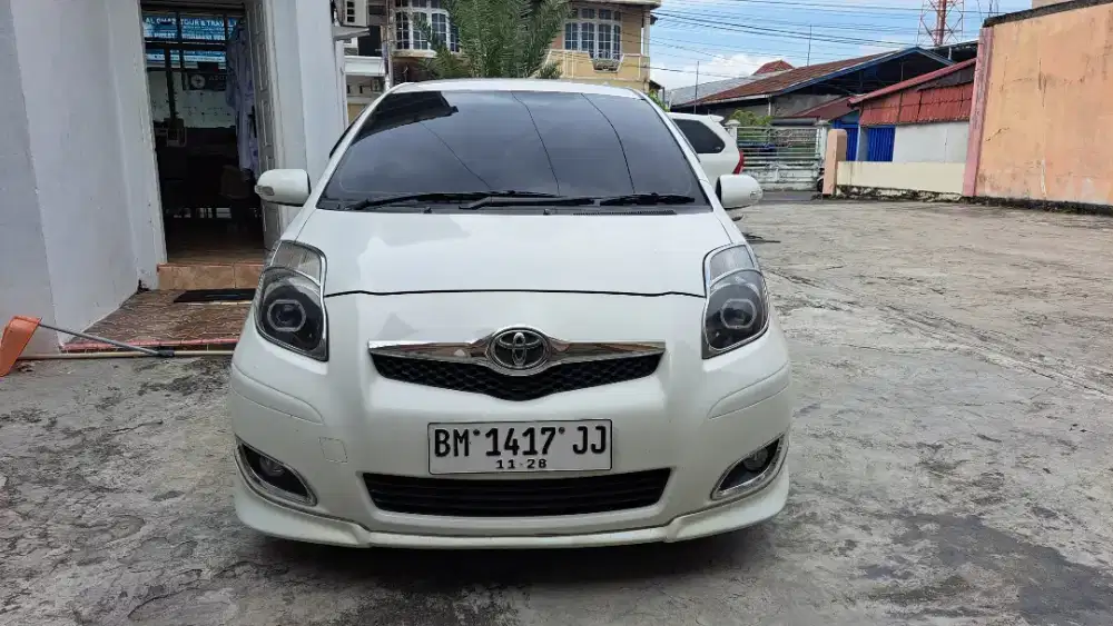 Yaris S Manual 2011
