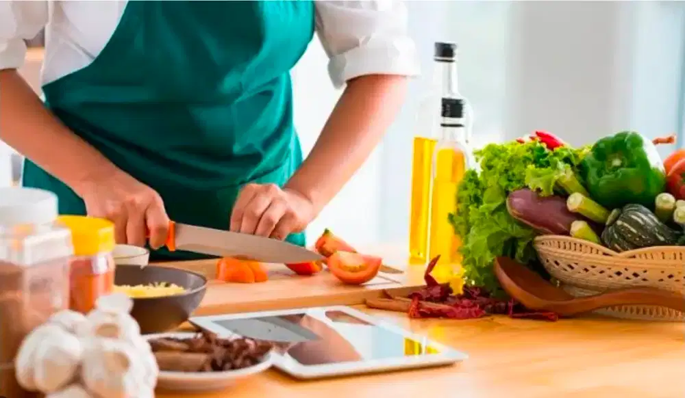 Dicari tukang masak ke rumah pulang pergi