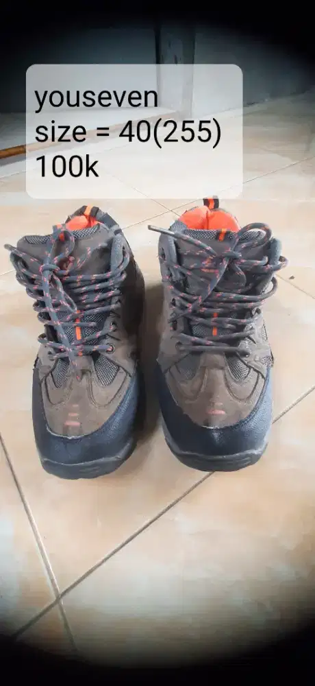 Sepatu outdoor youseven
