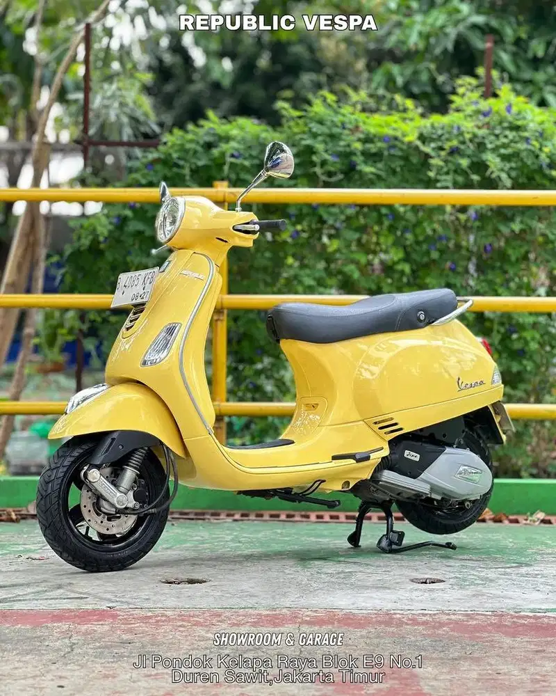 Dijual Cepat Piaggio Vespa LX 125 IGET TH 2017 warna Kuning VERY