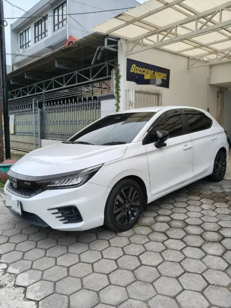 Honda City Hatchback RS 2023 Matic Putih Favorit