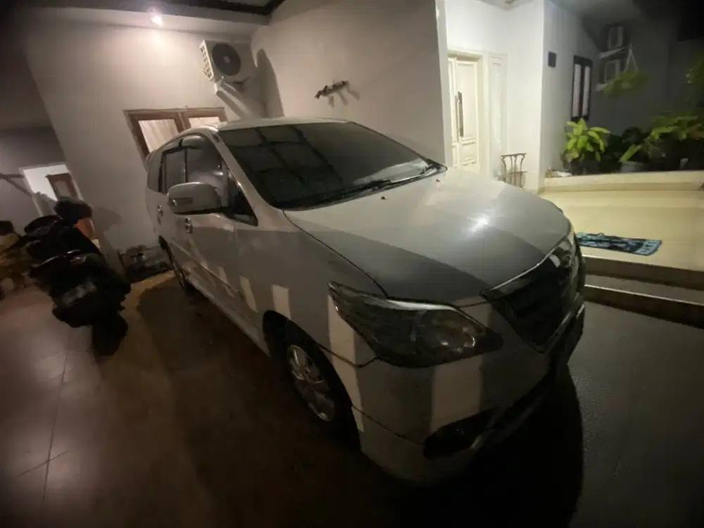 Toyota Kijang Innova 2013 Bensin