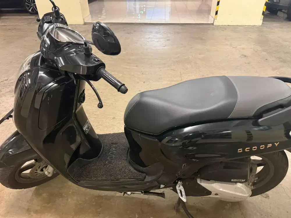 Scoopy Prestige 2025 Hitam