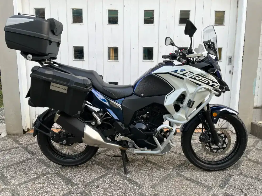 Kawasaki Versys X 250 Putih Biru